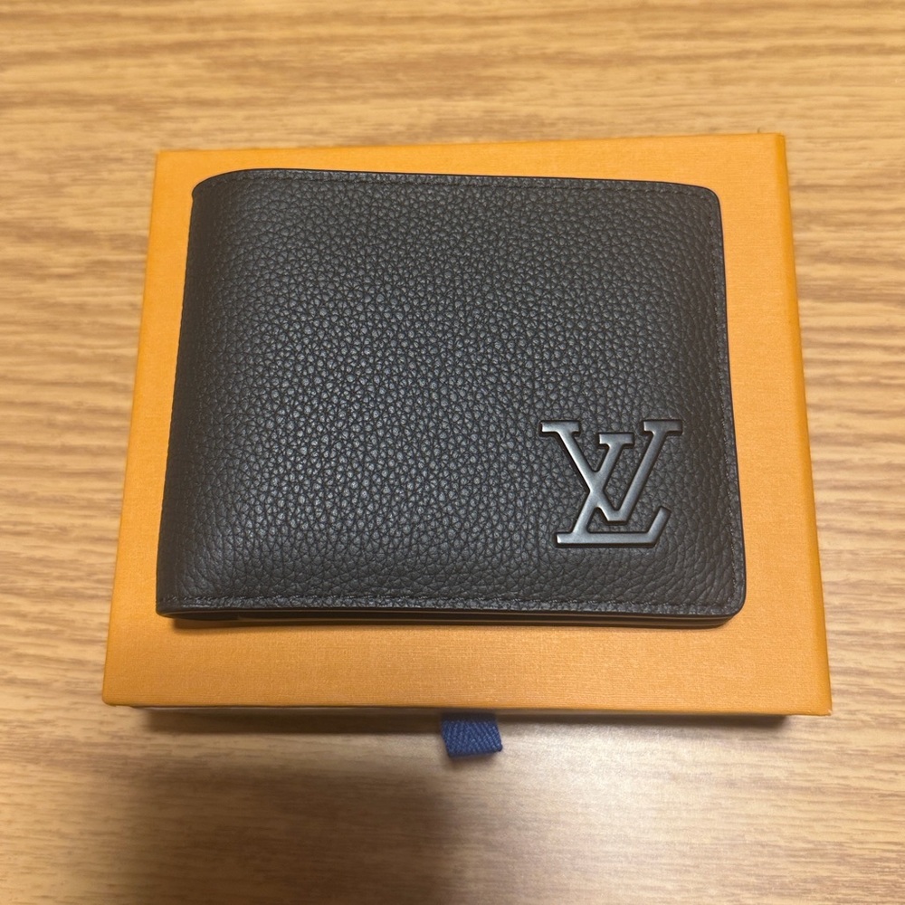 Louis Vuitton Black Aerogram Men's Wallet
